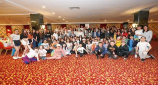 İzmir Gaziemir'de 7 ilden 135 çocuğun katıldığı 23 Nisan Çocuk Şenliği başladı