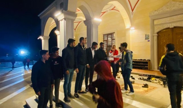 Kilis Ülkü Ocakları lokum dağıttı