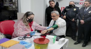 Kütahya'da Başkan Işık kan bağışına destek oldu