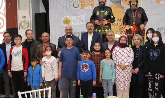 Kütahya'da İHH yetim çocukların yüzünü güldürdü
