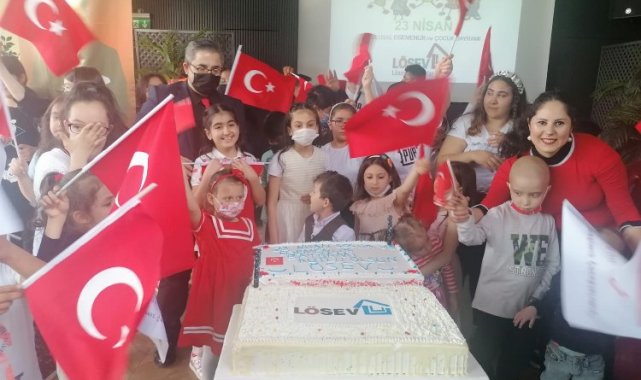 LÖSEV Bursa'da 23 Nisan coşkusu