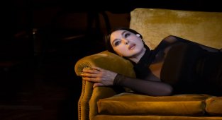 Monica Bellucci'nin gösterisine ünlüler geçidi