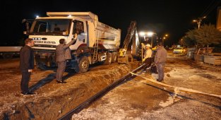 Nevşehir'de işçilere başkandan tatlı ikramı