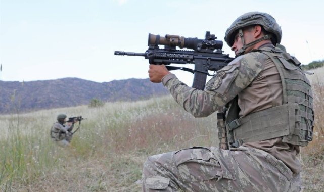 Pençe Kilit'te terörist avı sürüyor!