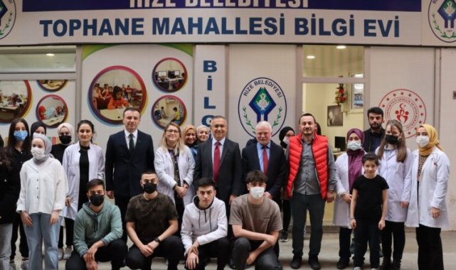 Rize Valisi Çeber'den "Tophane Mahallesi Bilgi Evine" ziyaret