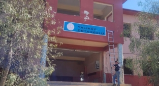 YALIKÖY ORTAOKULU YIKILIYOR