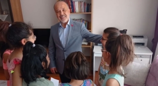YAVUZ ÇOCUK EVLERİNİ ZİYARET ETTİ