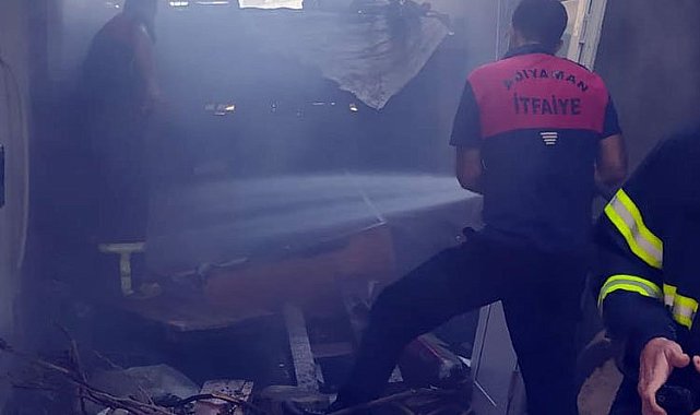 Adıyaman'da bir evin odunluğunda yangın çıktı