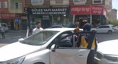 Adıyaman'da iki otomobil çarpıştı: 1 yaralı
