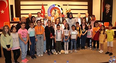 Afyon Eğitim Vakfı'nda Serteser güven tazeledi