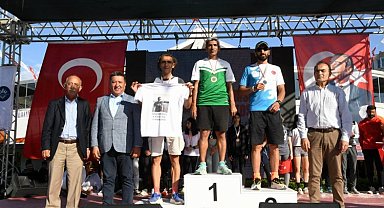 Ahmet Bayram İzmir'de de zirvede
