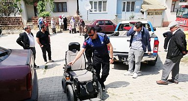 Bilecik Pazaryeri'nde tekerlekli sandalyeler sahiplerine ulaştırılıyor