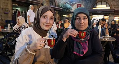 Bursa Koza Han'da hatırlı sohbet