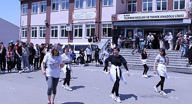 Bursa Yıldırımlı gençler 19 Mayıs'ı coşkuyla kutladı