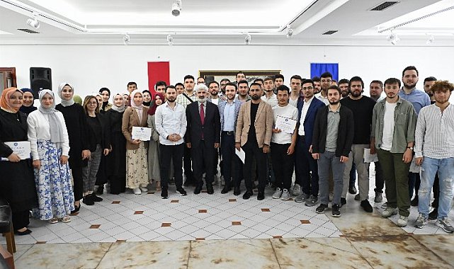 Bursa'da iletişimciler sertifikalandı
