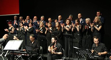 Bursa'da 'Muhtarlar Korosu' coşturdu