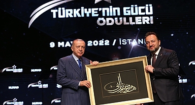 CUMHURBAŞKANI’NA TÜRKİYE’NİN GÜCÜ ÖZEL ÖDÜLÜ