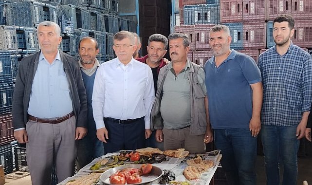 Davutoğlu Adıyaman'da güne esnaf kahvaltısı ile başladı