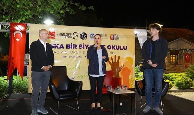 Demokrasinin geleceği İzmir Selçuk'ta konuşuldu
