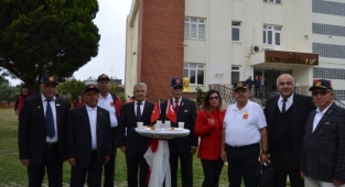 Didim'de Bayramlaşma Kaymakamlık Bahçesinde Gerçekleşti