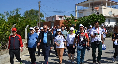 Didim'de geleneksel kutsal yol yürüyüşü