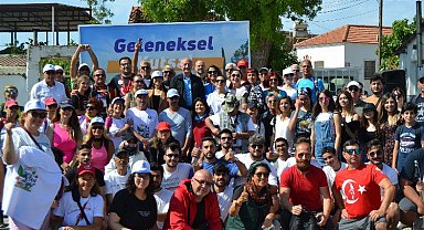 Didim'de geleneksel kutsal yol yürüyüşü