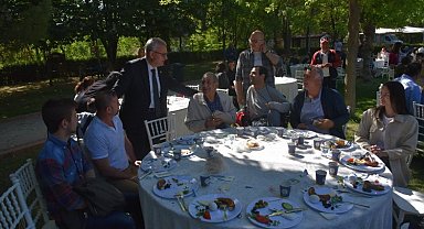 Edirne Keşan'da engelli bireyler kahvaltıda bir araya geldi