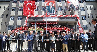 Gaziantep'te Adil Sani Konukoğlu Spor Lisesi açıldı