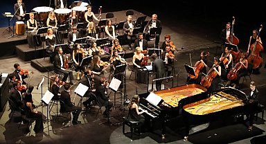 Genç sanatçılardan umut aşılayan performans