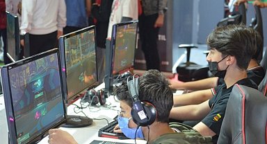 Gençler bayramda GameX'e koştu