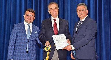 Gençoğlu'na meclis kararıyla "Onursal Vatandaşlık" verildi