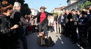 Hıdırellez coşkusu İzmit'te doyasıya yaşanıyor