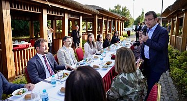 İstanbul'da Başkan İmamoğlu'ndan Bilim Kurulu üyelerine plaket