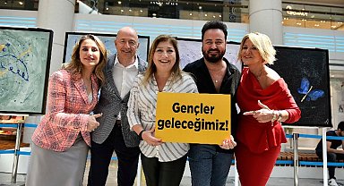 İstanbul'da TEGV yararına 'Sesim Resim' sergisi açıldı