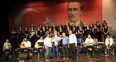 İzmir Güzelbahçe Türk Halk Müziği Korosu'ndan muhteşem konser
