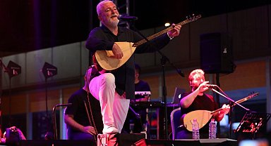 İzmir Narlıdere'yi 'Onur'landırdı