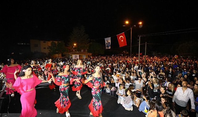 İzmir Selçuk'ta Hıdırellez ateşi yandı