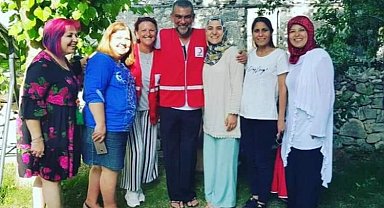 İzmir Urla Kızılay ünlü modacı Hakan Akkaya'yı ağırladı
