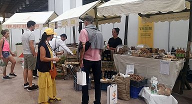 İzmir'de eş zamanlı organik fuarlar ilgi görüyor
