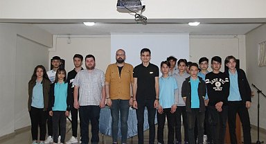 Kahramanmaraş'ta gazeteciler öğrencilerle tecrübelerini paylaştı