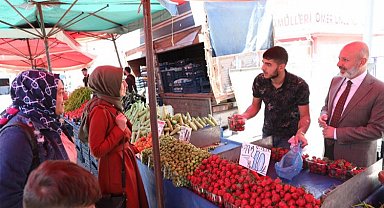 Kayseri Kocasinan'da Başkan Çolakbayrakdar pazarcı oldu
