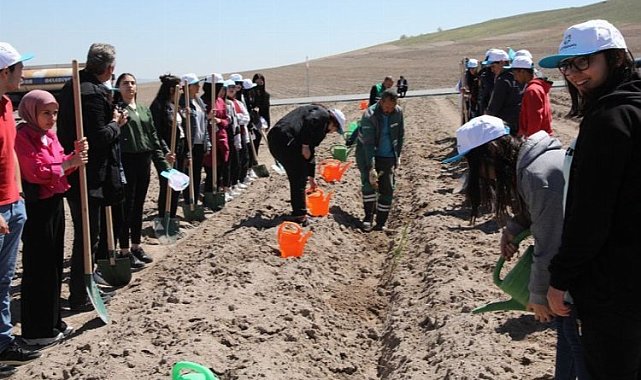 Kayseri Kocasinan'da Engelliler Haftası'nda fidan dikildi