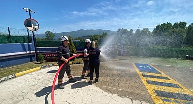 Kocaeli Büyükşehir İtfaiyesi acil durum ekiplerine uygulamalı eğitim verdi