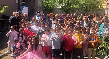 Kocaeli İzmitli çocuklar, Anneler Günü'nü İzmit Belediyesinin atölyelerinde kutladı