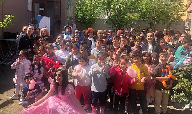 Kocaeli İzmitli çocuklar, Anneler Günü'nü İzmit Belediyesinin atölyelerinde kutladı