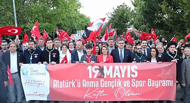 Kocaeli İzmit'te 19 Mayıs Gençlik Yürüyüşüne binlerce vatandaş katıldı