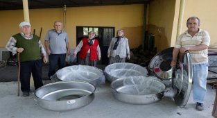 Kocaeli'de Cemevlerine 'tencere' desteği