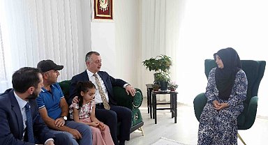 Kocaeli'nde Başkan Büyükakın'dan kazada yaralanan Nur'a moral telefonu