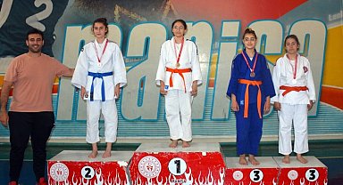 Manisa BBSK'lı judoculardan 18 madalya
