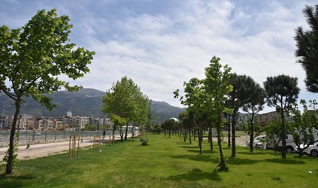 Manisa'da atıl alan 12 bin metrekarelik peyzaj alanına dönüştü